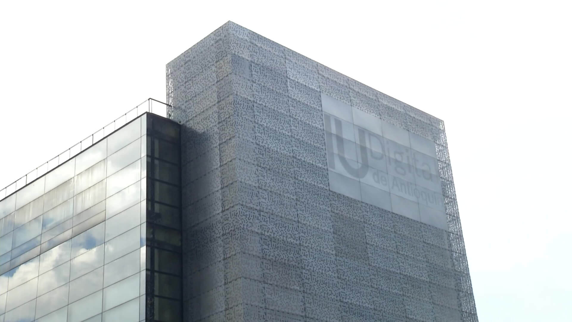 Inauguran sede de Universidad Digital en Medellín