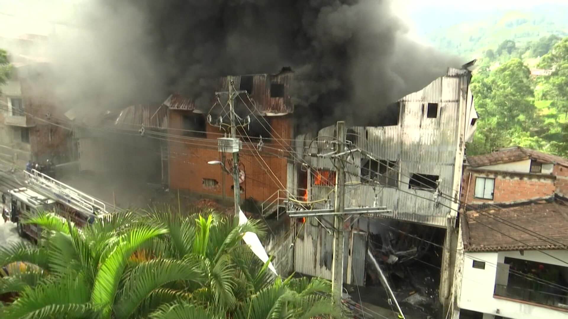 Incendio en empresa de productos químicos en Envigado