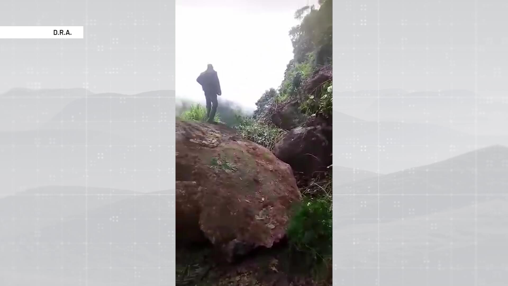 Rocas bloquean vía Jericó-Puente Iglesias