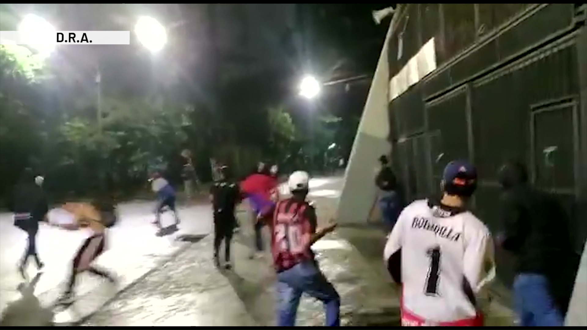 Pelea entre hinchas del fútbol paisa