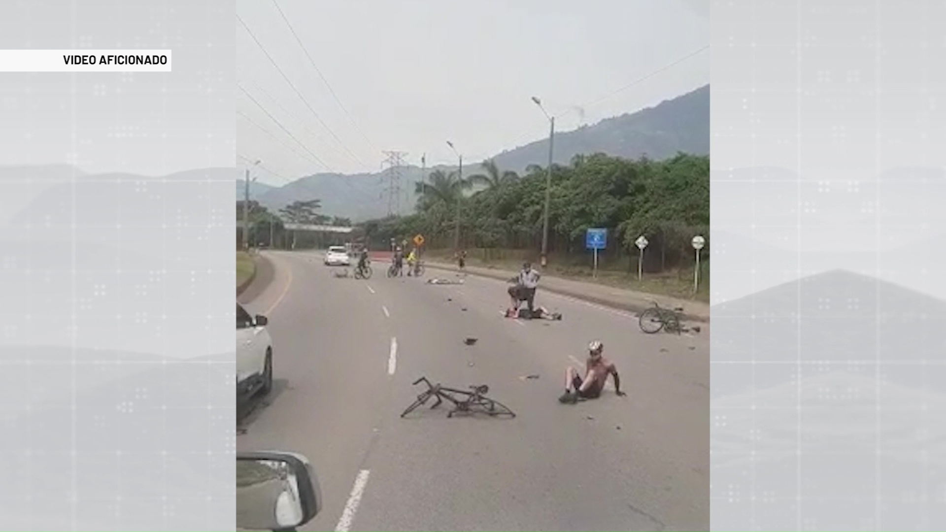 Cinco ciclistas quedaron heridos