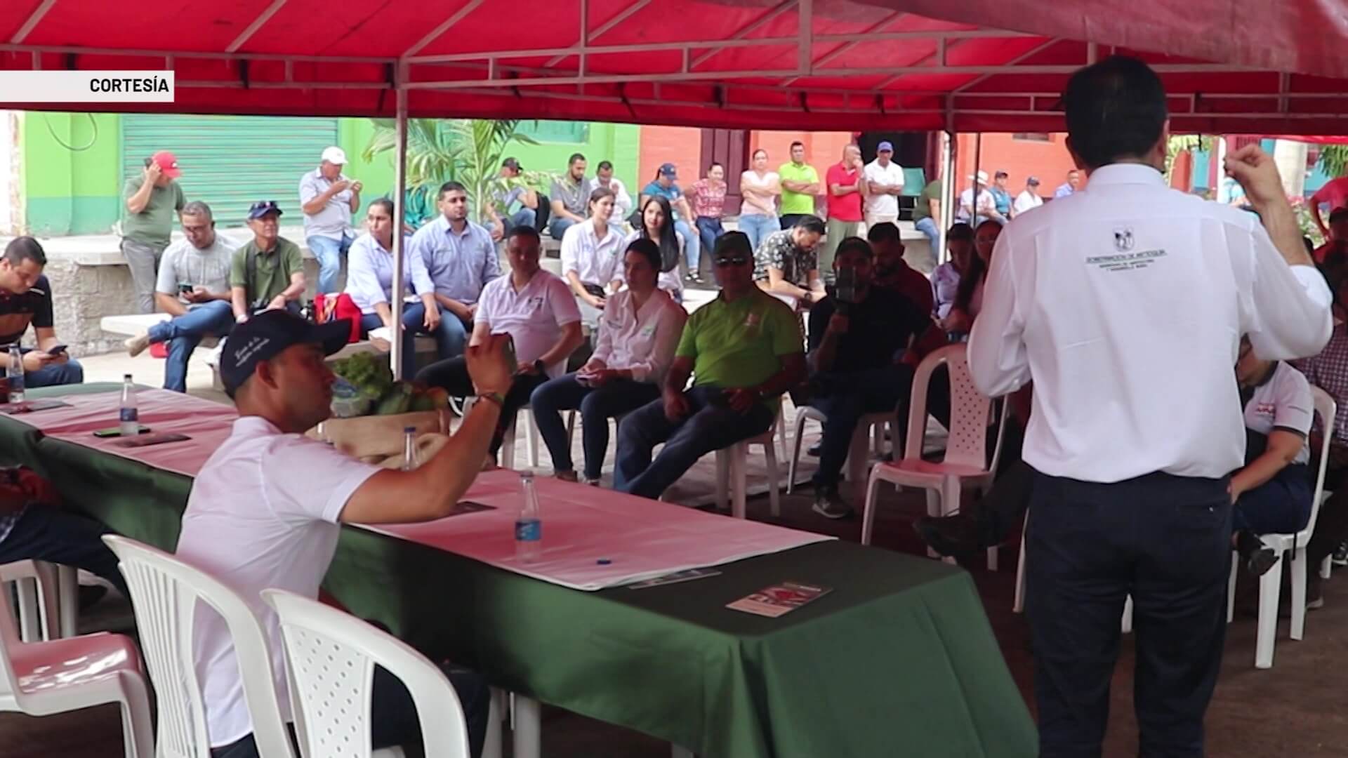 Acopio de alimentos para mermar intermediarios