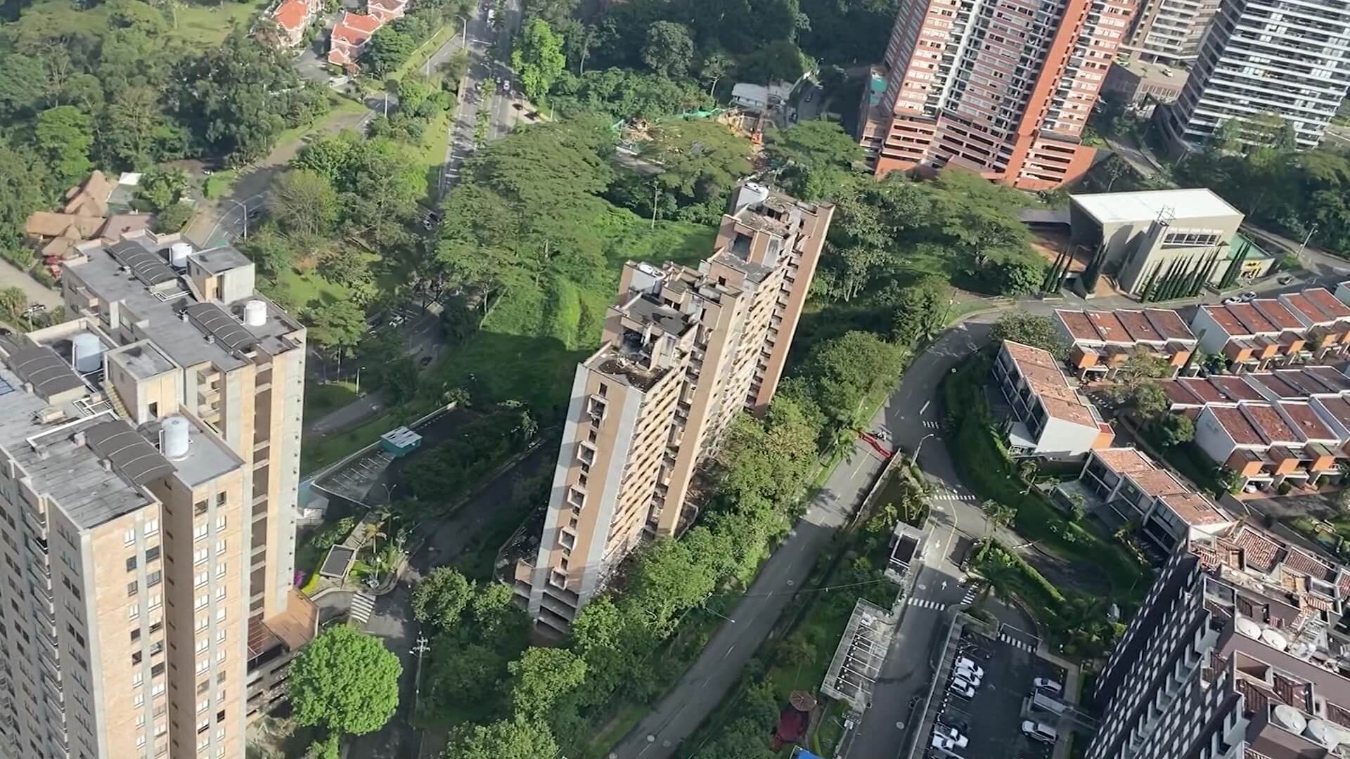 Estudian implosiones de más edificios