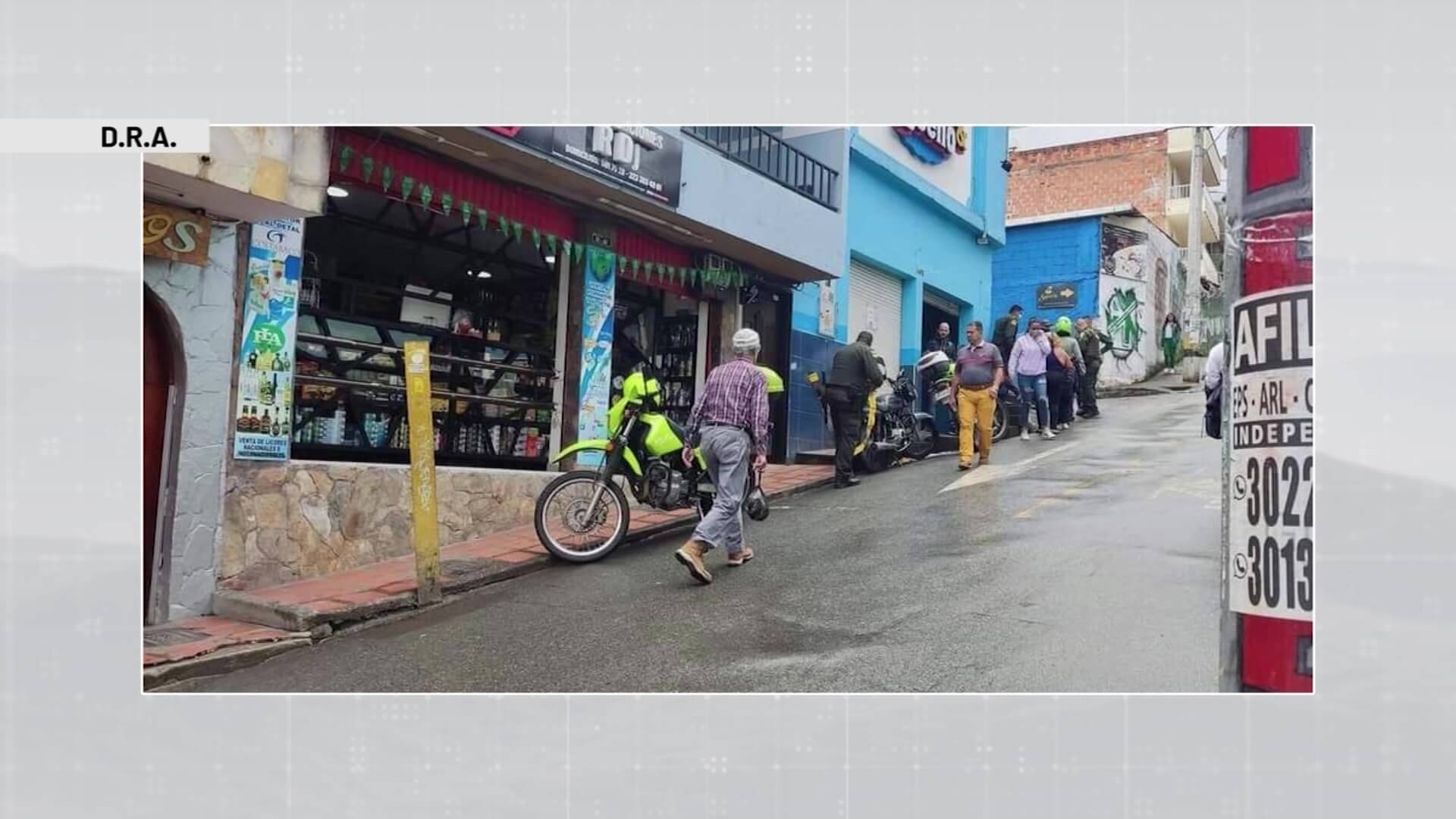 Hallan cuerpo de hombre sin vida en supermercado