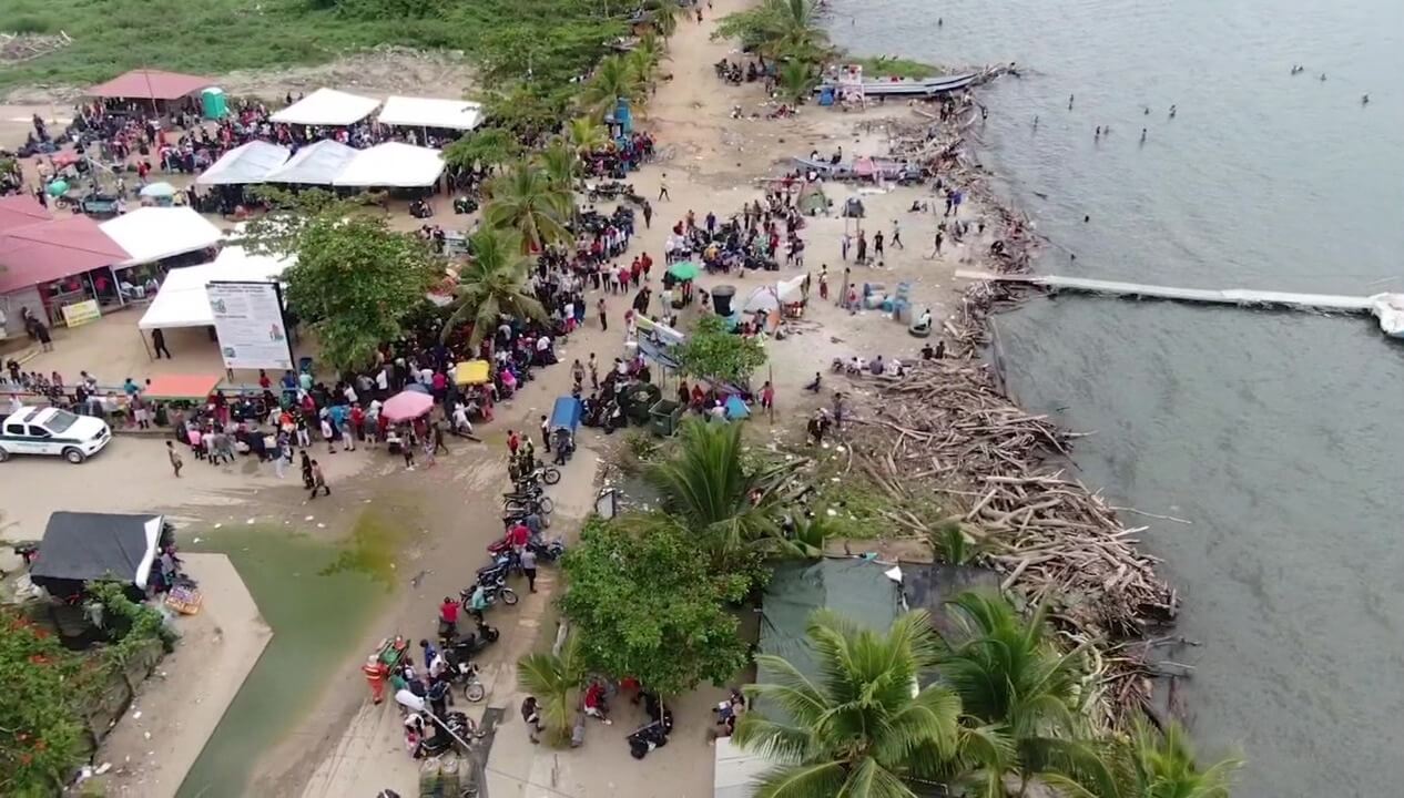 Sigue la llegada masiva de migrantes a Necoclí