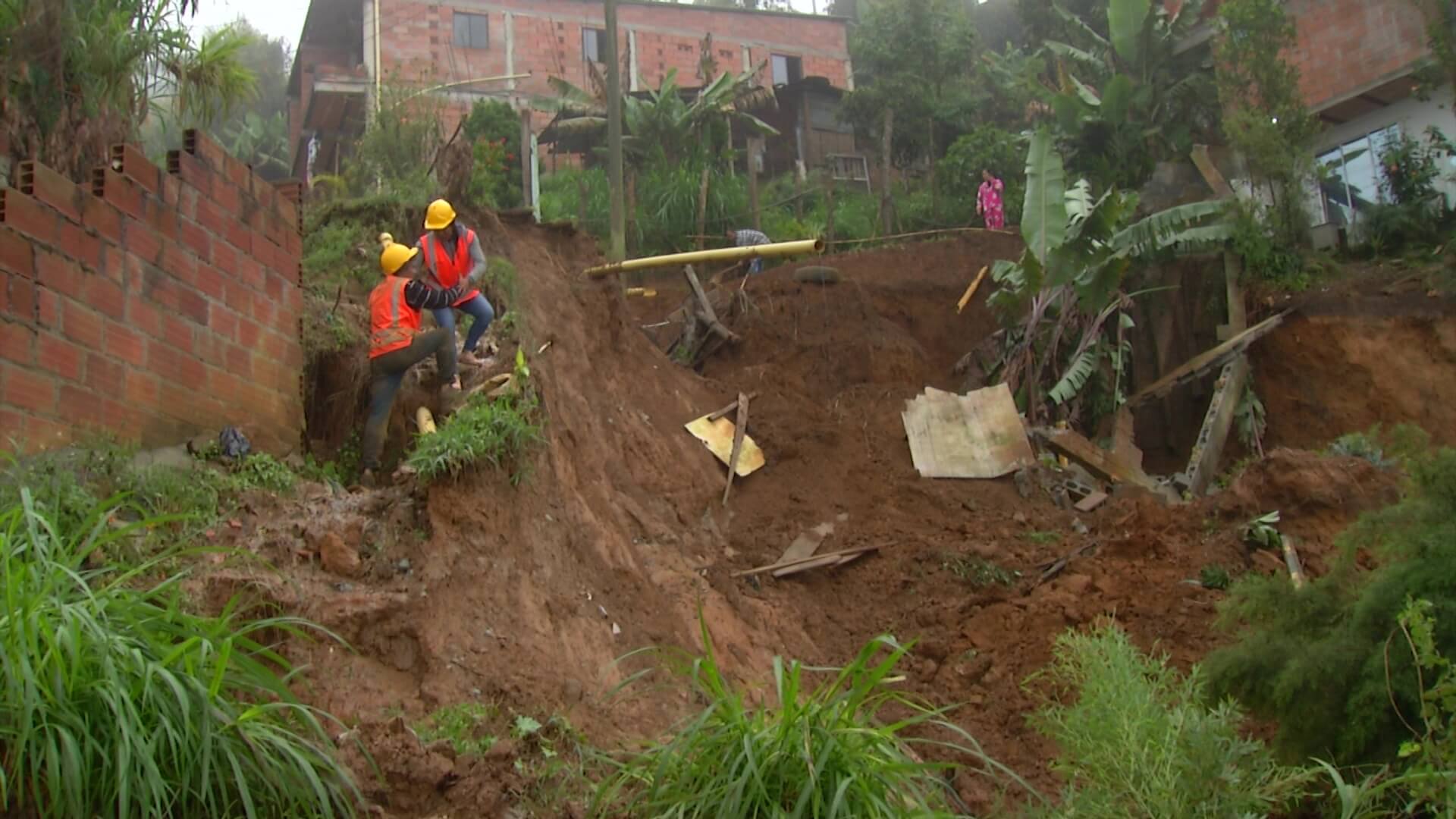 Evacuadas seis viviendas por riesgo de colapso en Villa Hermosa