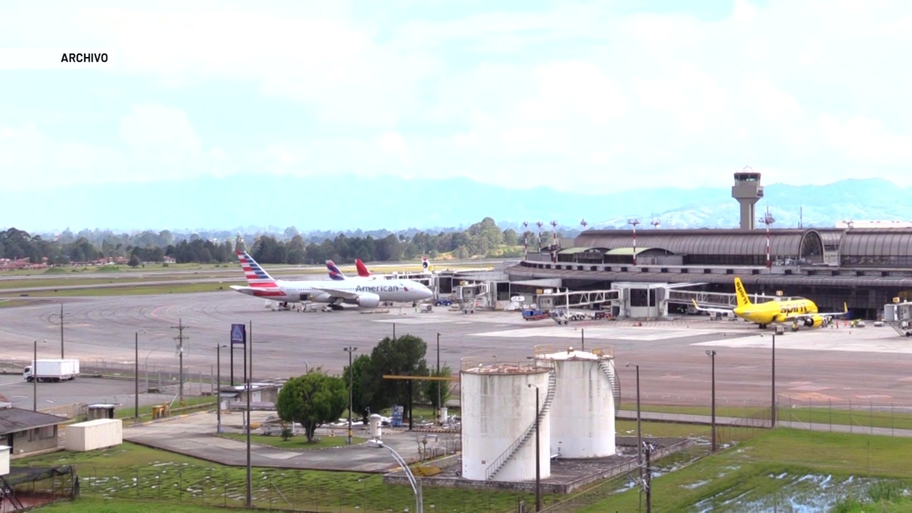 MinTransporte admite retrasos en aeropuerto JMC