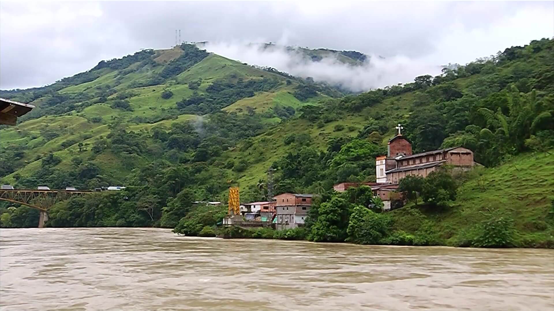 Piden vivienda para vecinos de Hidroituango