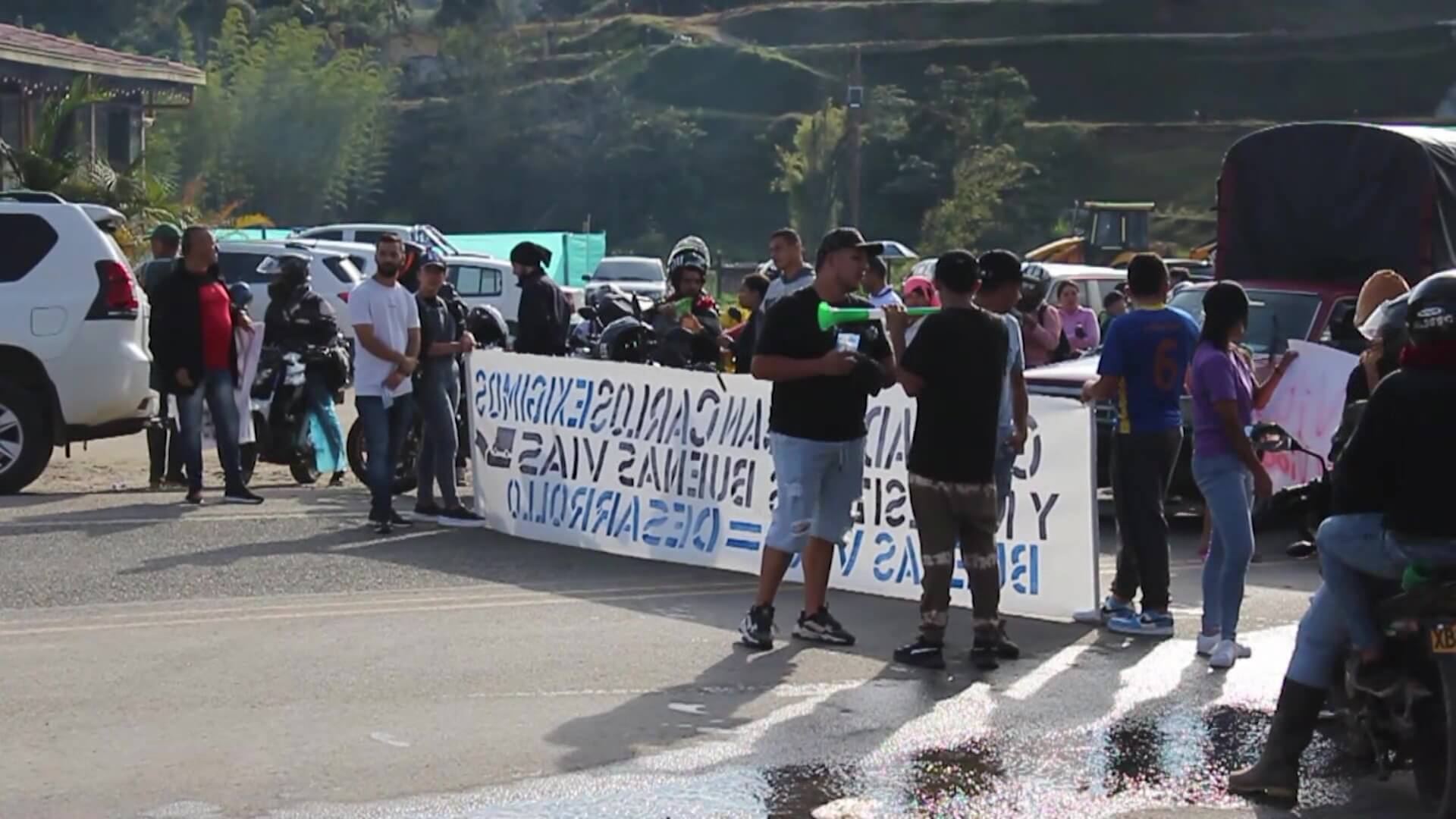 Protesta para pedir soluciones en vía de acceso a Granada