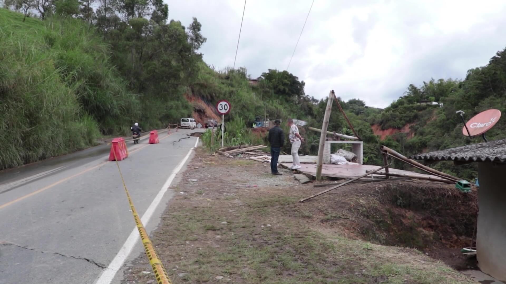 Recuperación de paso en vía Marinilla-El Peñol