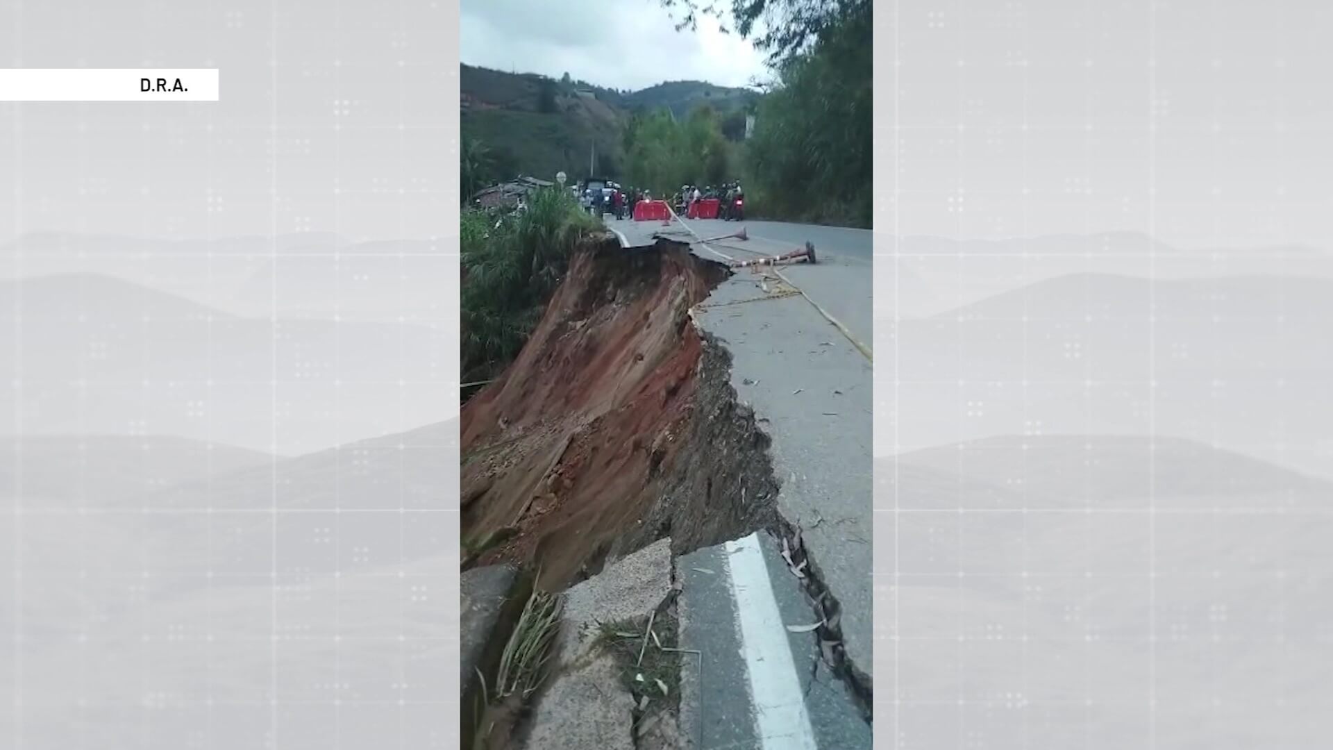 Cerrada vía entre Marinilla y El Peñol