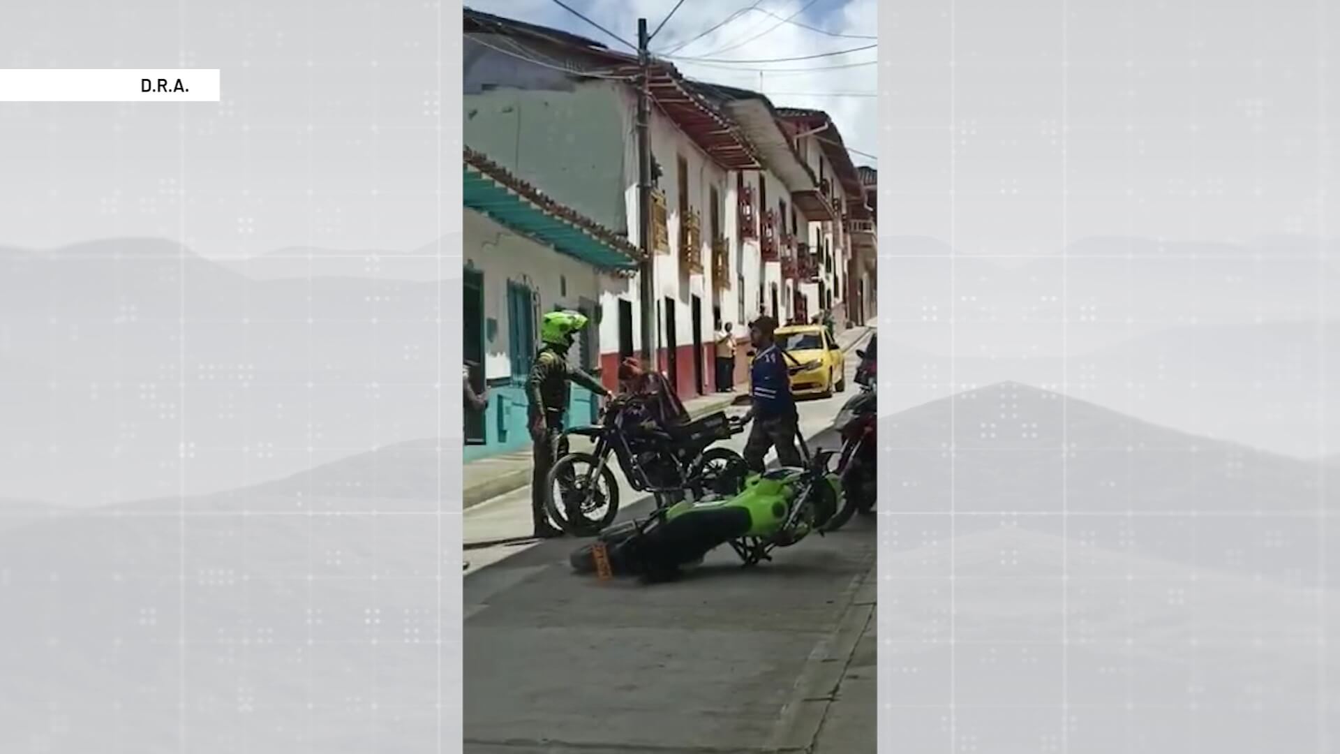 Con machete, motociclista agredió a agente