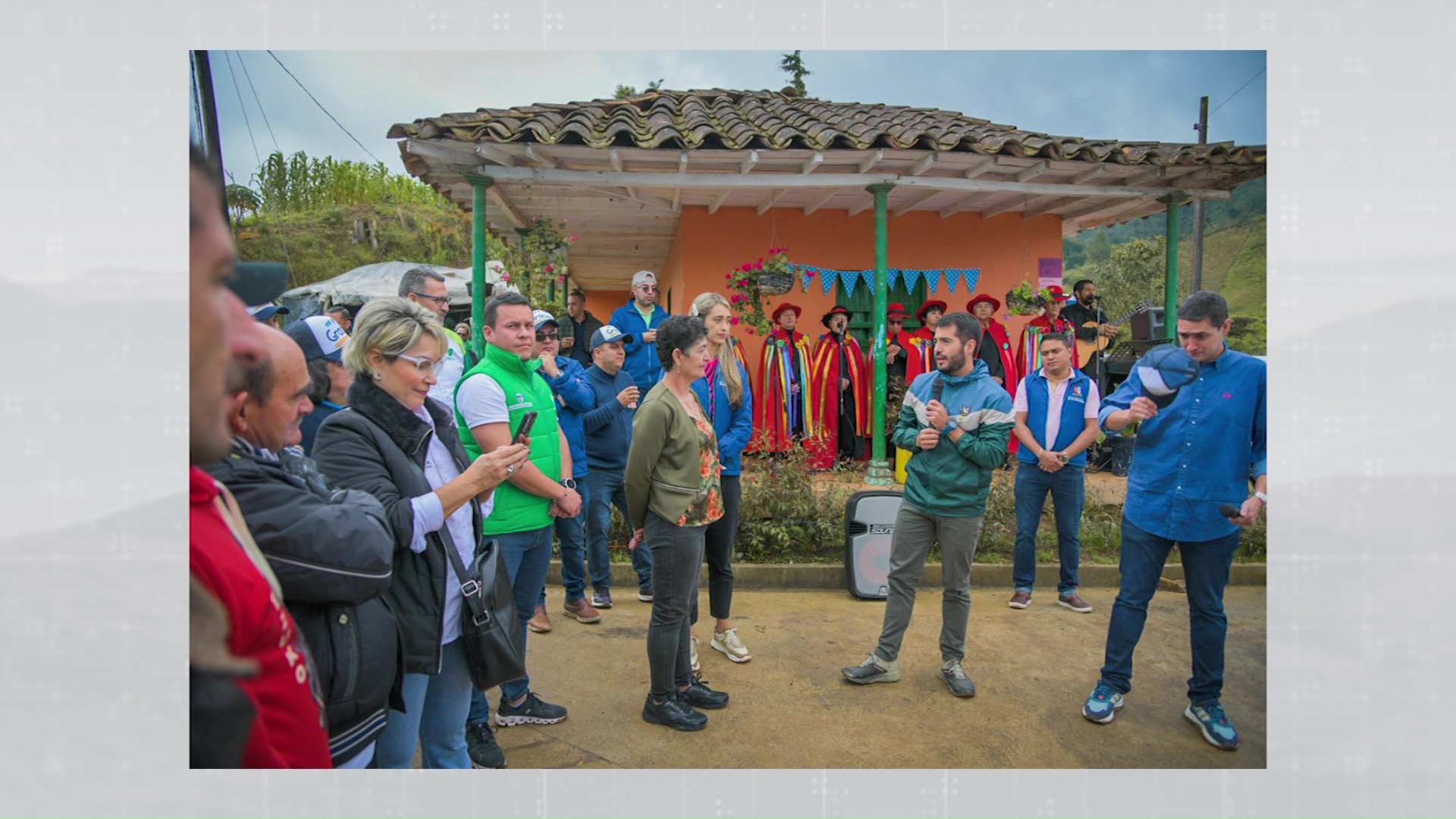 Entrega y anuncio de obras en el Oriente