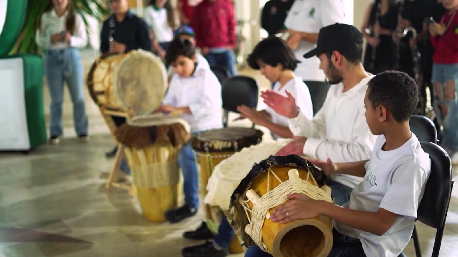 137 instrumentos fueron entregados en La Ceja