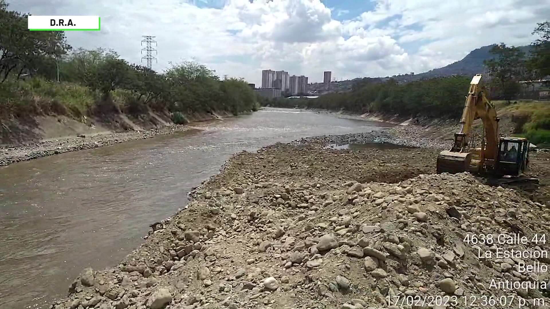 Arreglos para mitigar socavación del Río Medellín