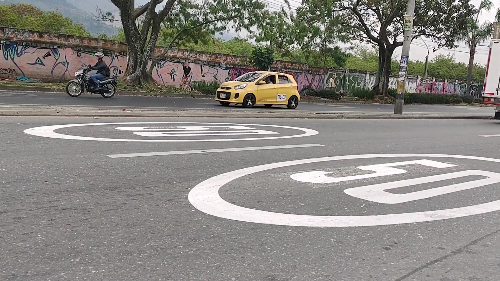 Autopista norte a 50 km/h entre Solla y Niquía