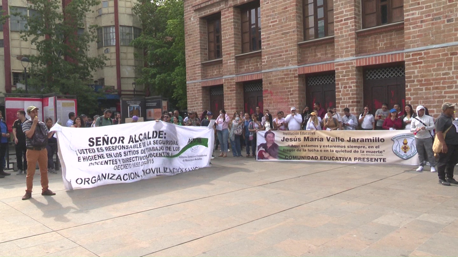 Docentes de Asdem inician paro de 24 horas