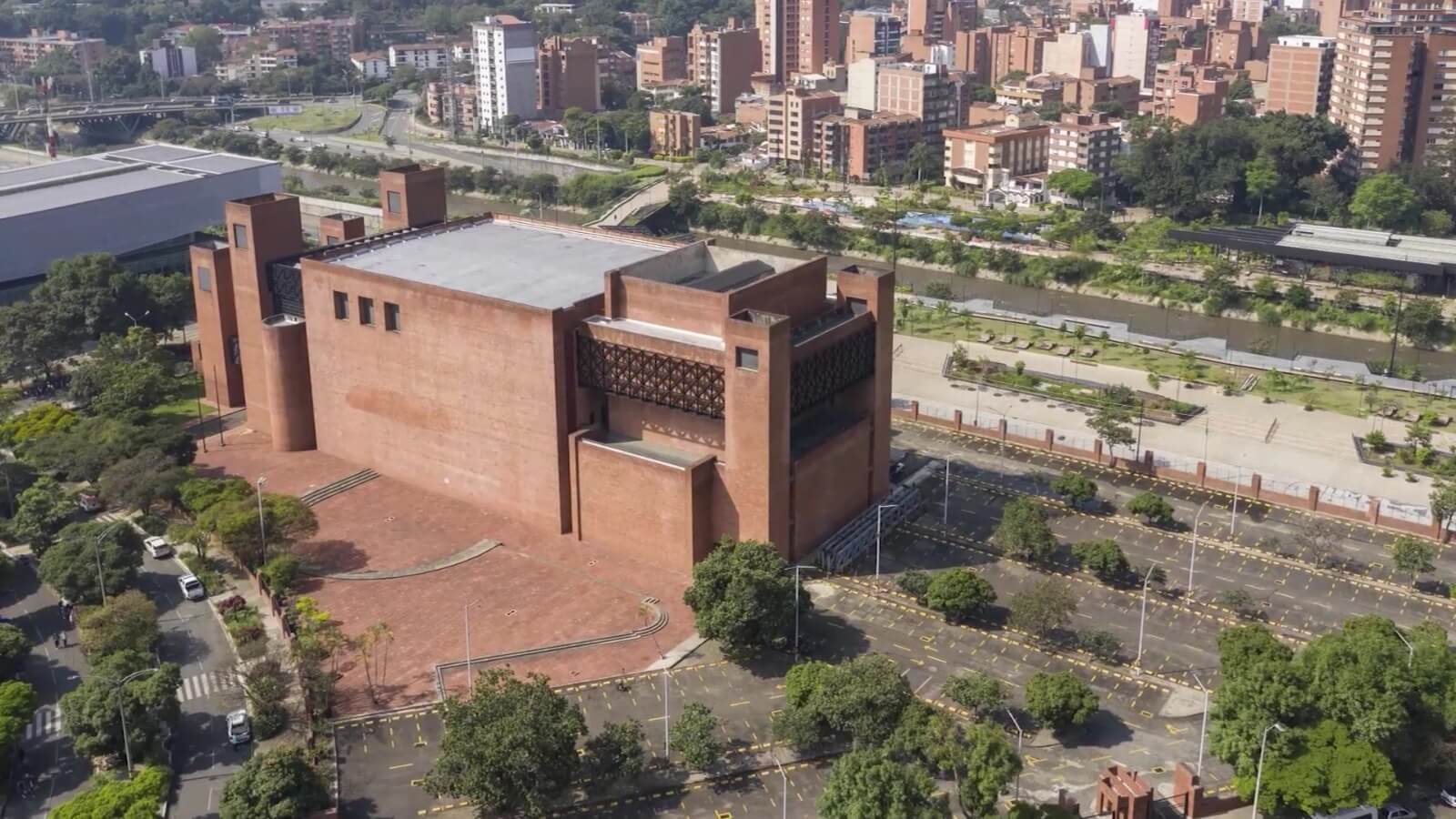 El Teatro Metropolitano hacia la ampliación de sus escenarios