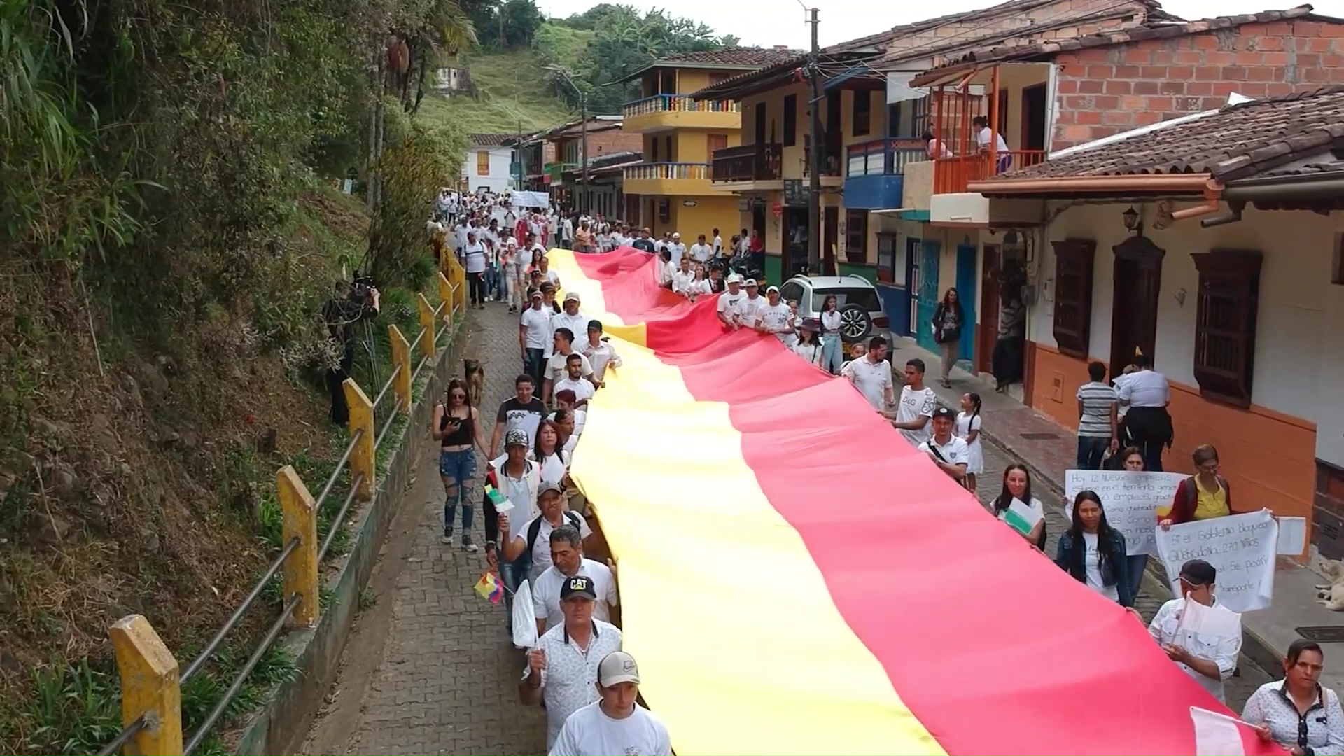 Manifestación en apoyo al proyecto Quebradona