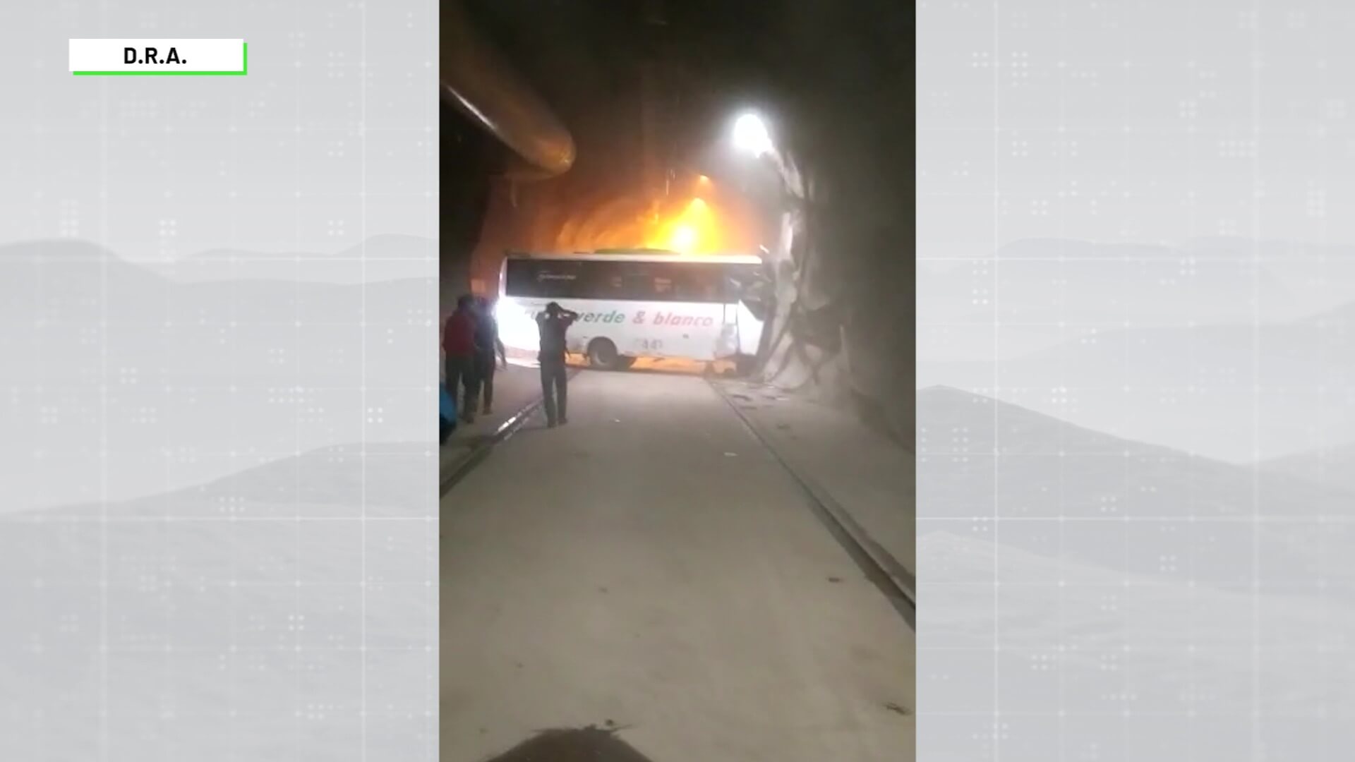 Un muerto y 16 heridos deja accidente de bus en Hidroituango