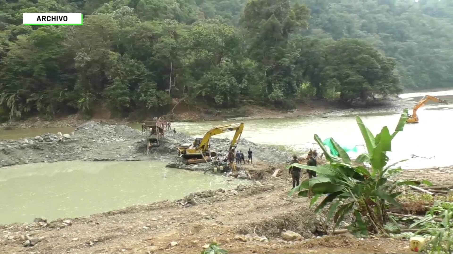 Mineros denuncian presiones para que el paro continúe