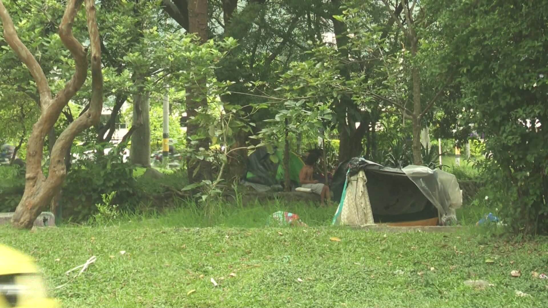 Alcalde: ‘palo y zanahoria’ a habitantes de ‘cambuches