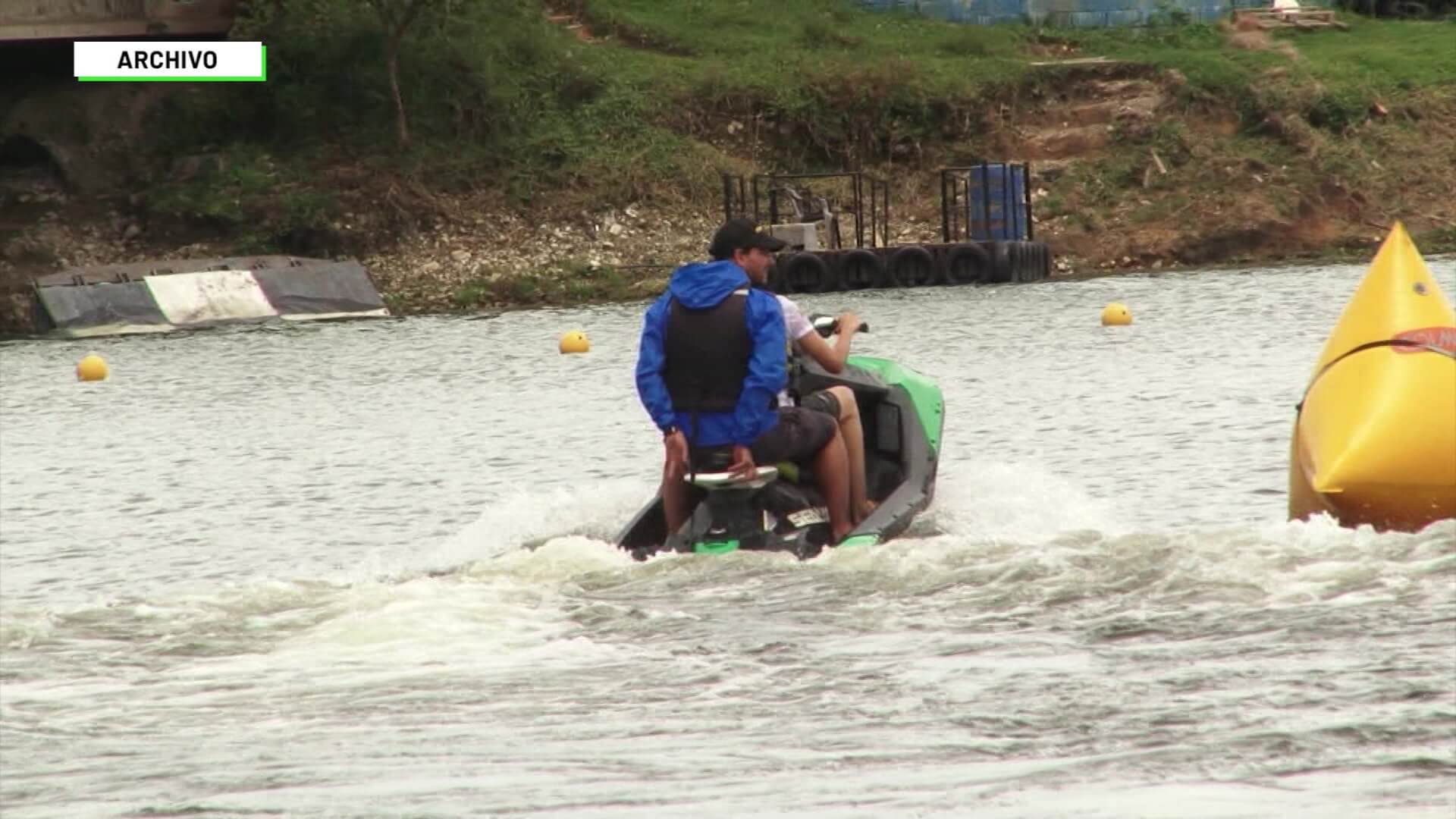 Cuatro heridos en choque de motos náuticas