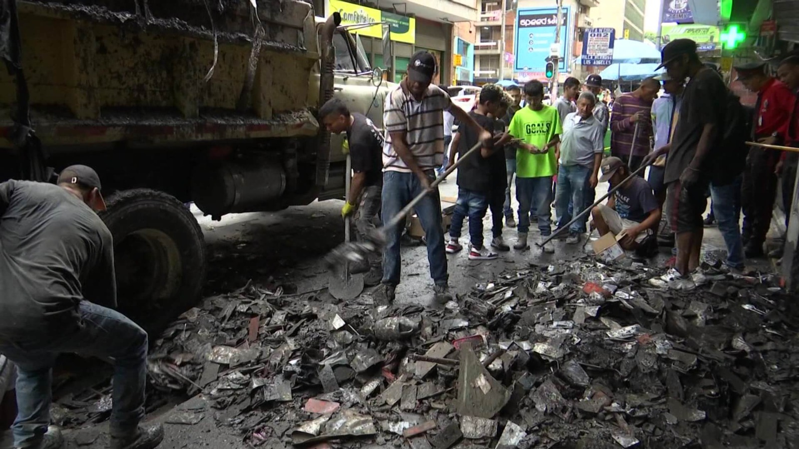 Daños incendio reconstrucción costaría $100 millones