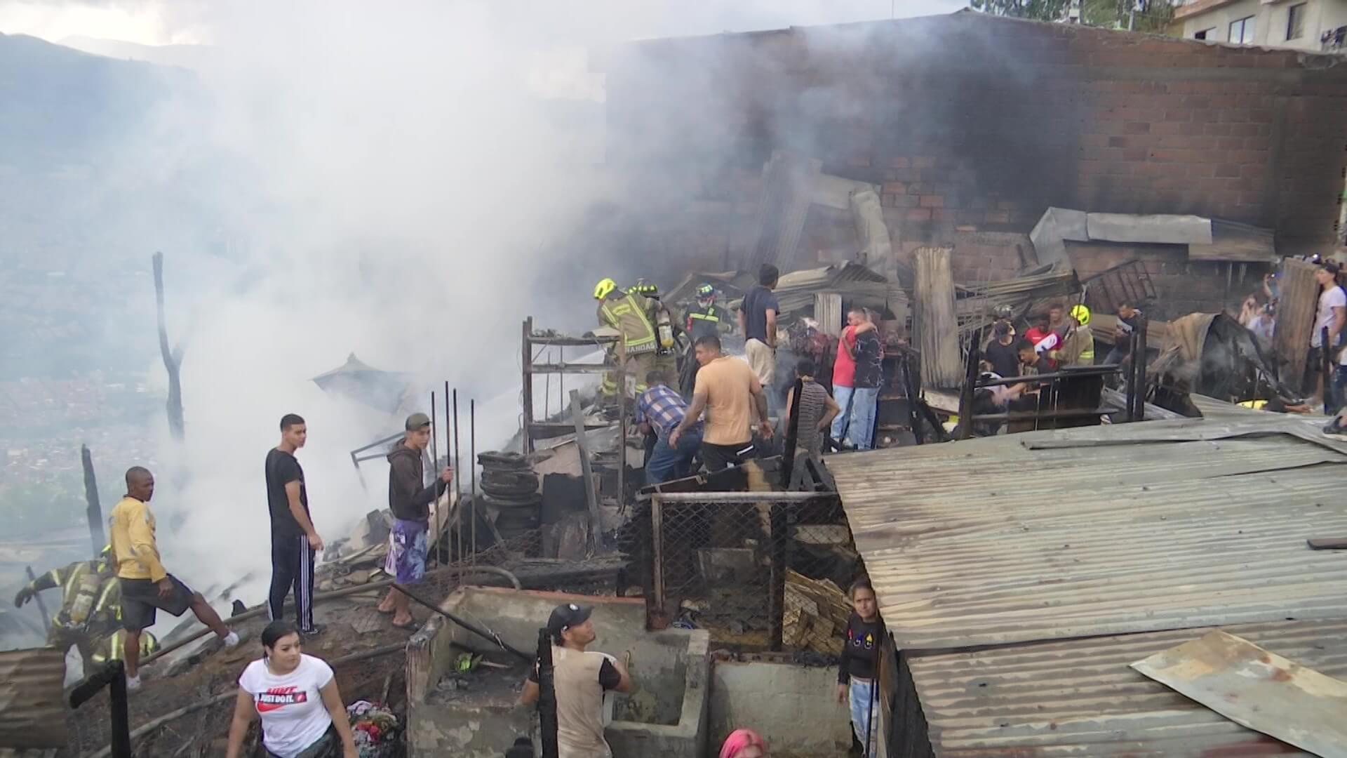 Incendio en una fábrica de mármol en El Pinal