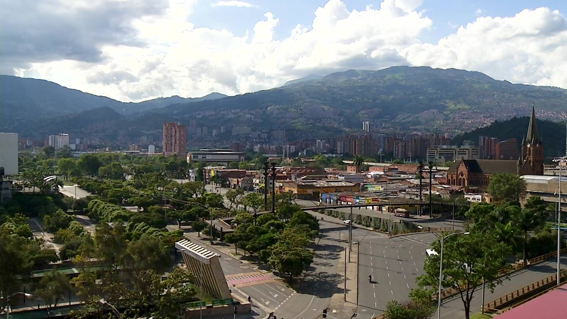 Mañana, al mediodía, no habrá sombra en la ciudad