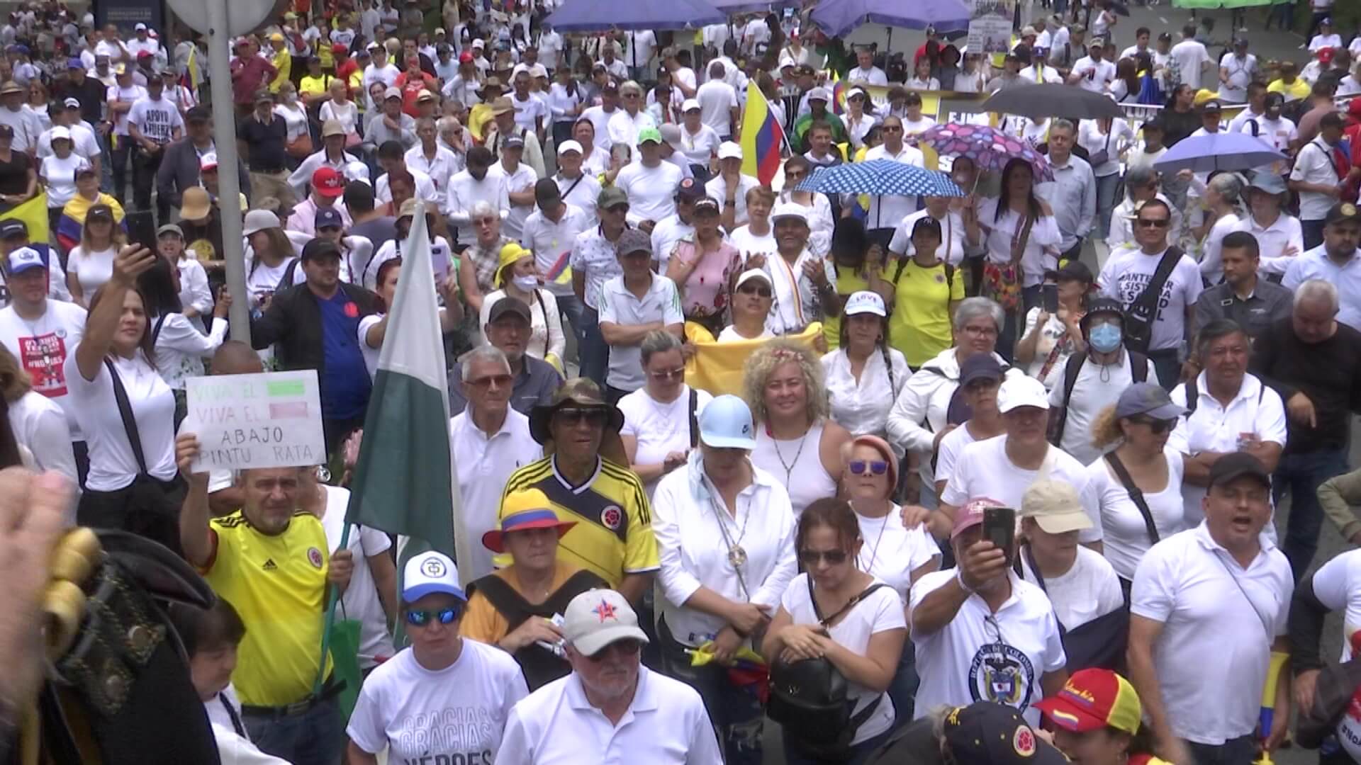 Marcha contra las reformas de Petro