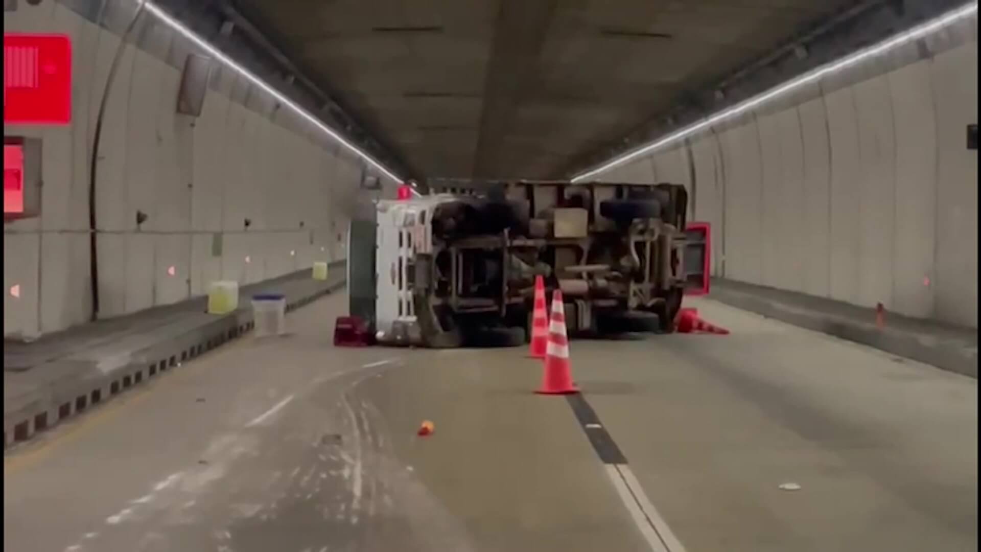 Túnel de Occidente: cerrado paso en ambos sentidos