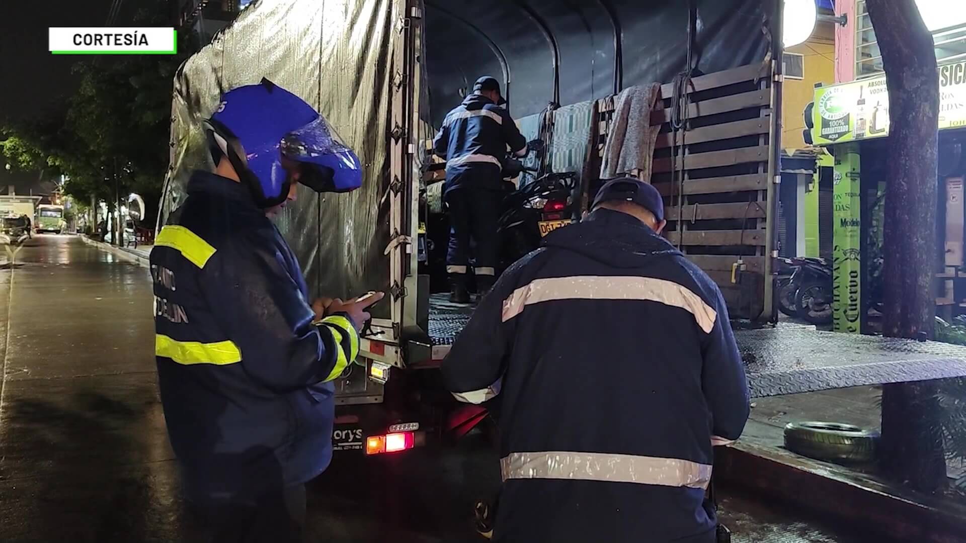 Inmovilizan 37 motos por invadir carril de Metroplús en Manrique