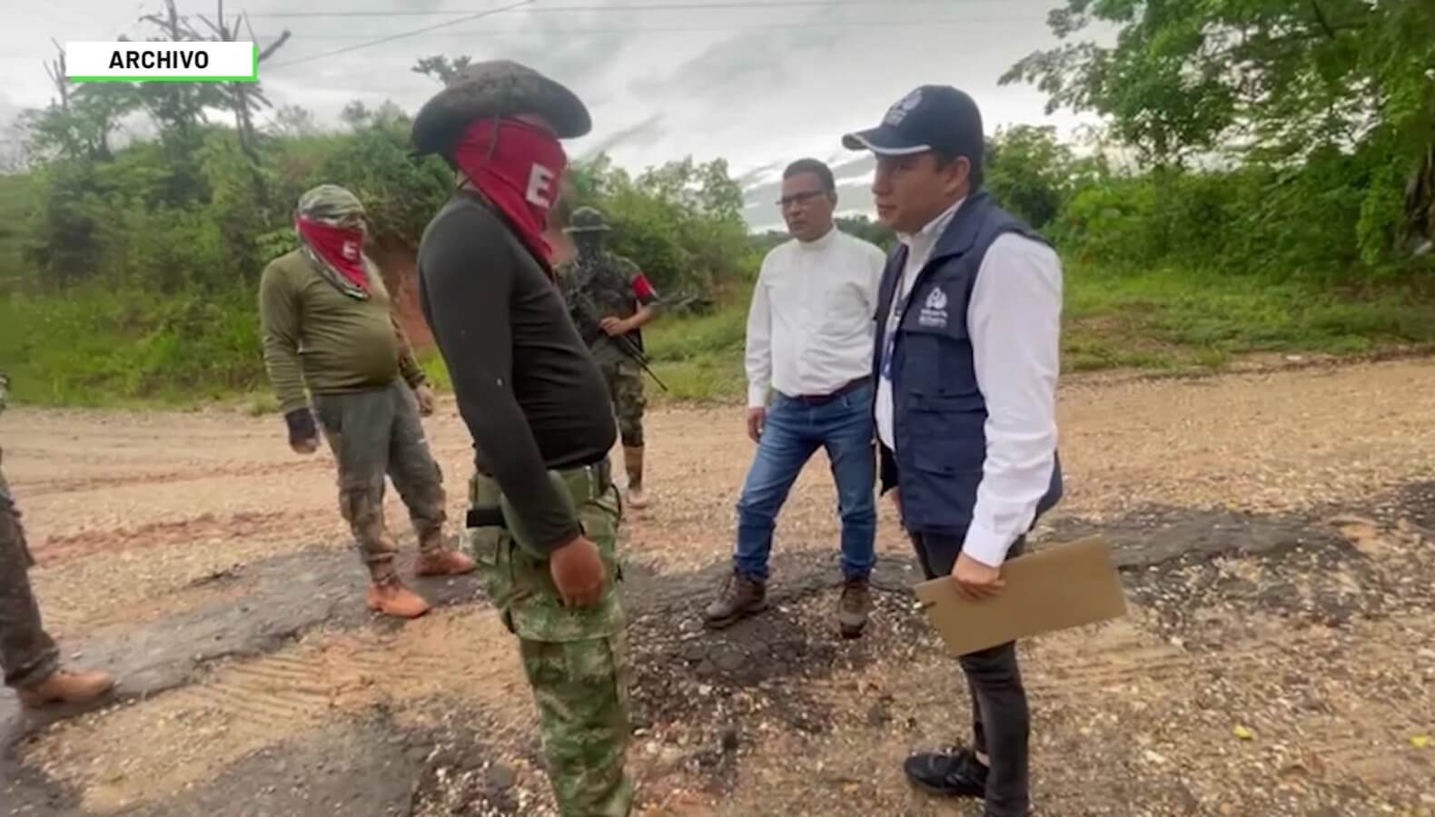 Levantan órdenes de captura contra jefes del ELN