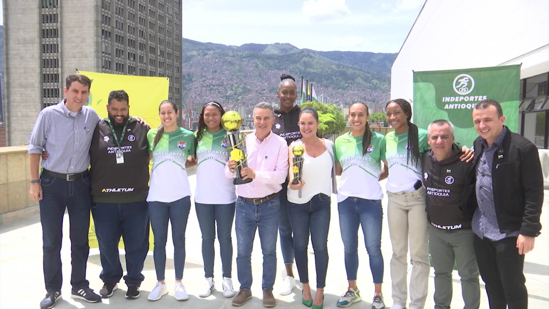 Gobernador recibió campeonas de la Liga Suramericana