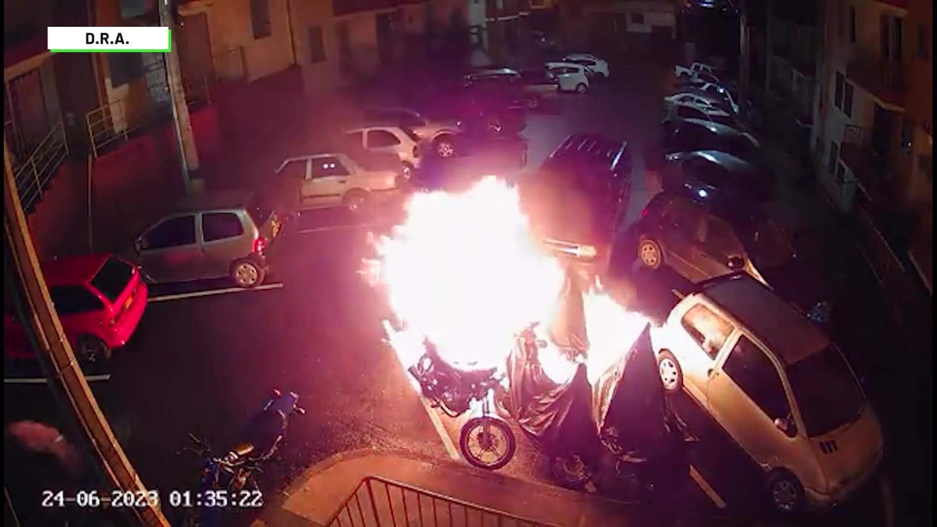 Sujetos prenden fuego a una motocicleta en El Carmen de Viboral