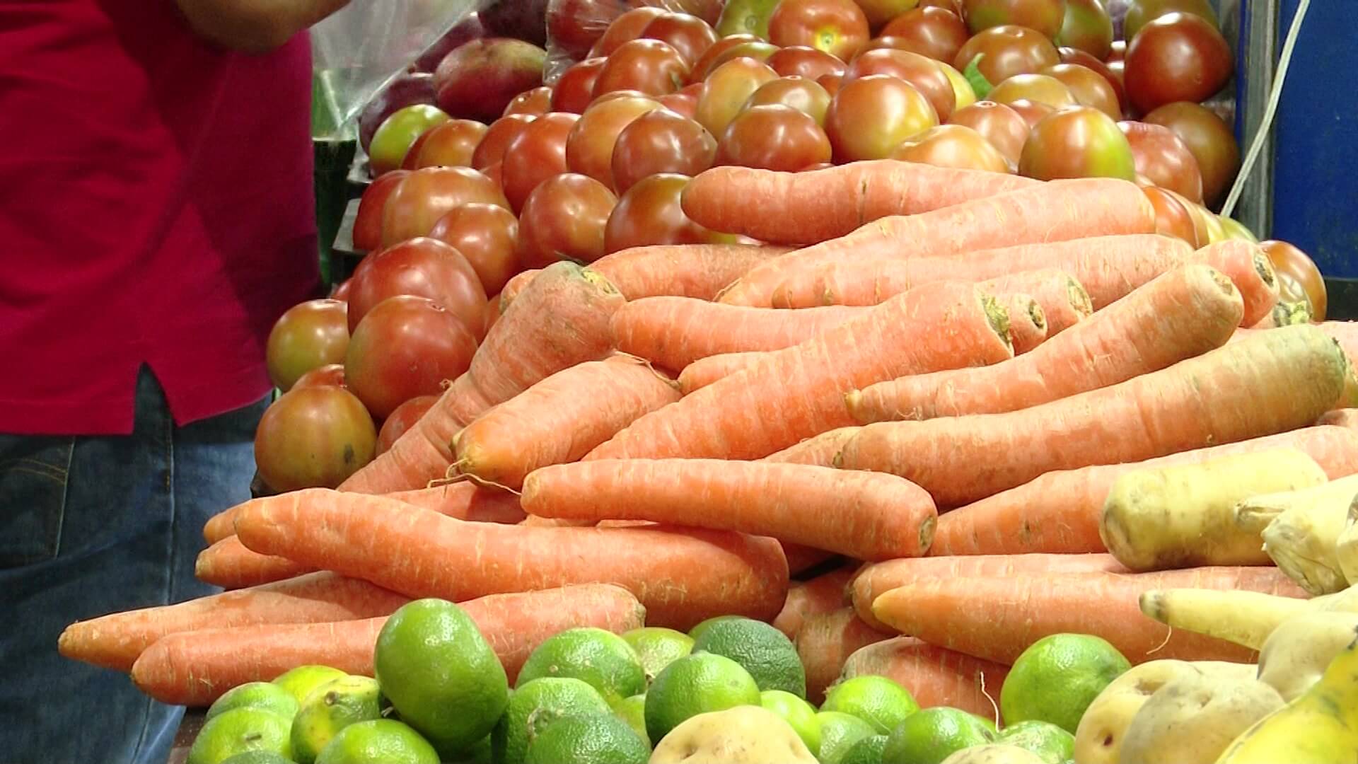 Preocupación por escasez y alzas de alimentos