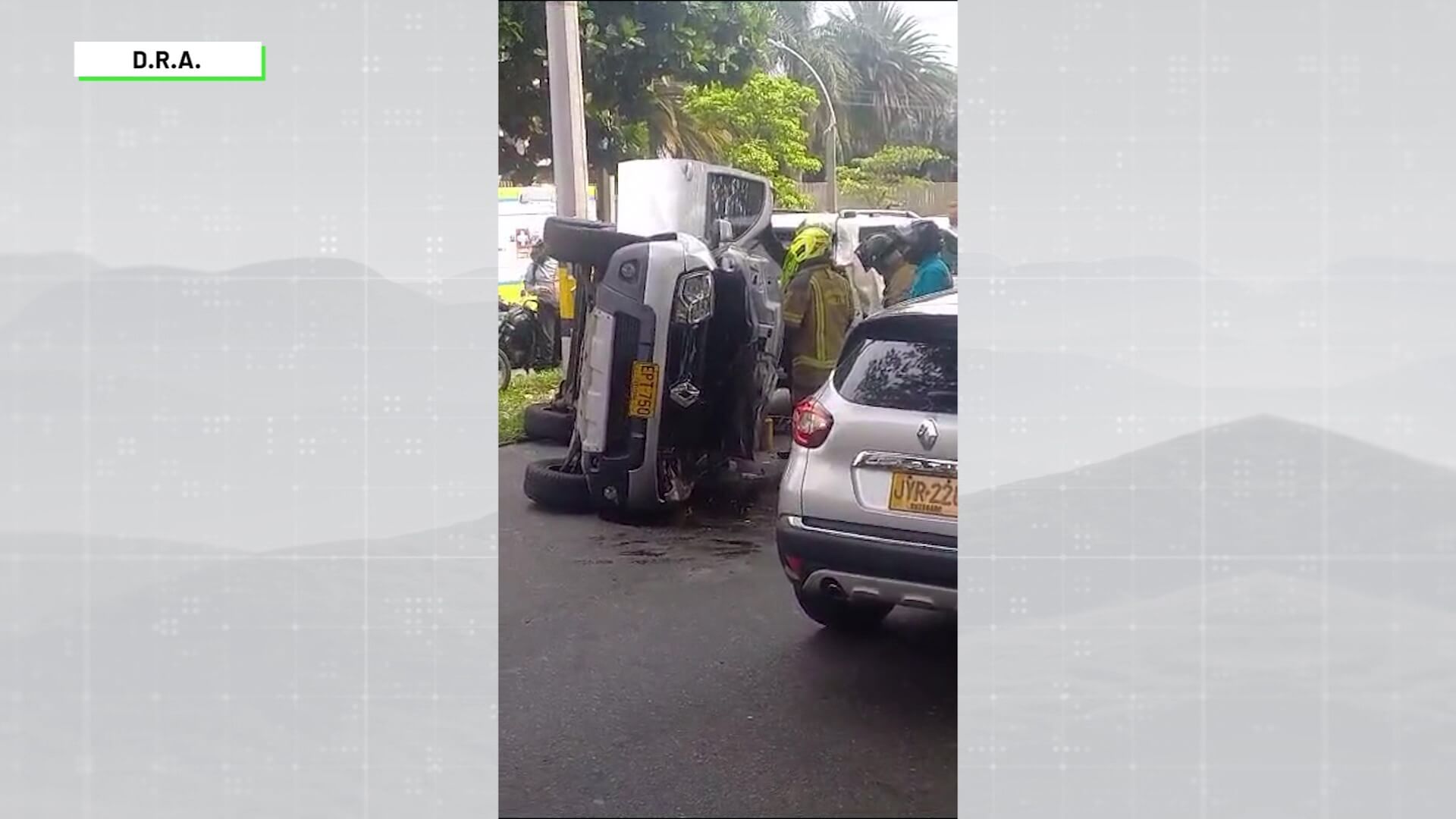Tres vehículos involucrados en aparatoso accidente en El Poblado