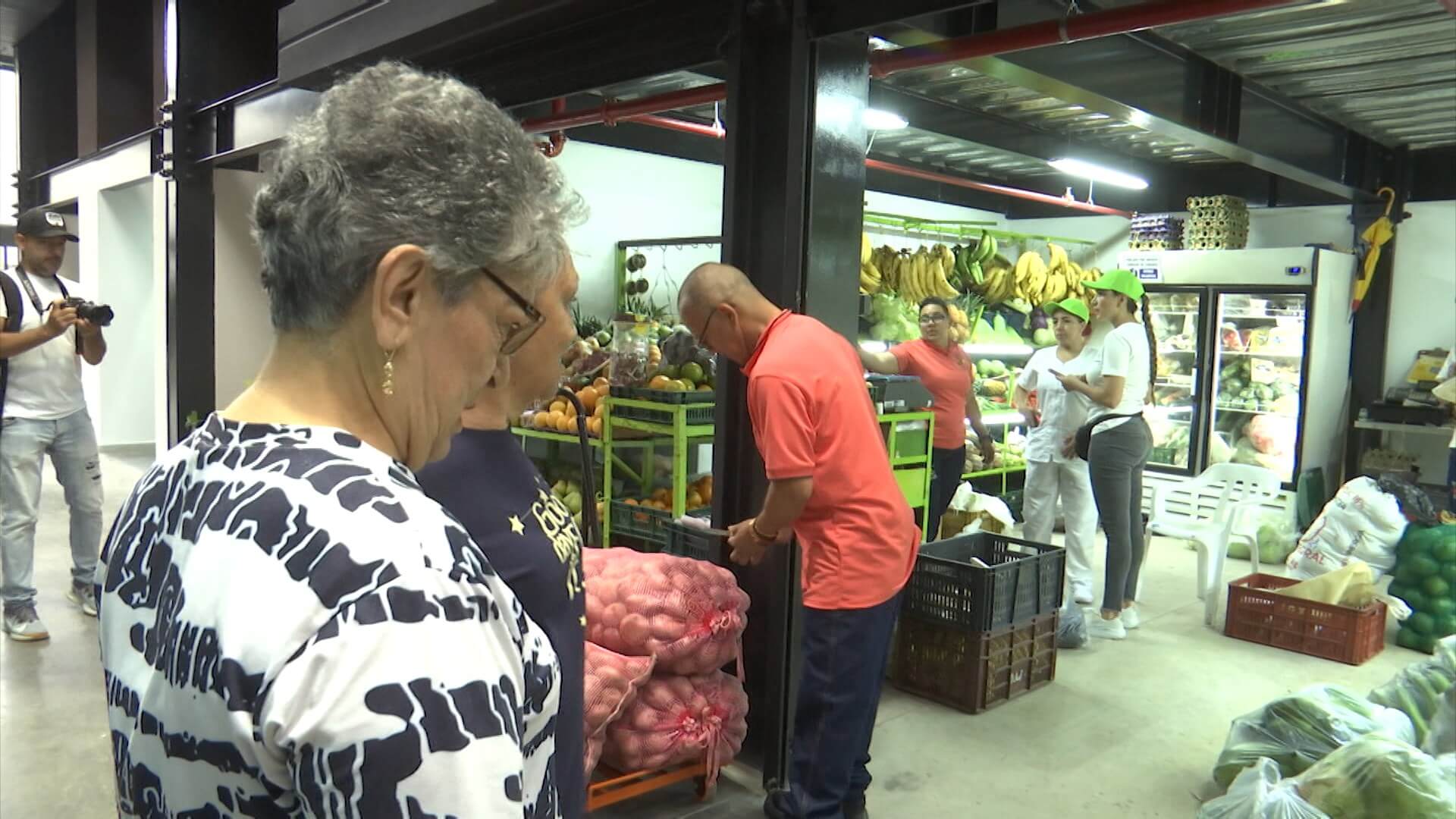 Inauguran nueva plaza de mercado