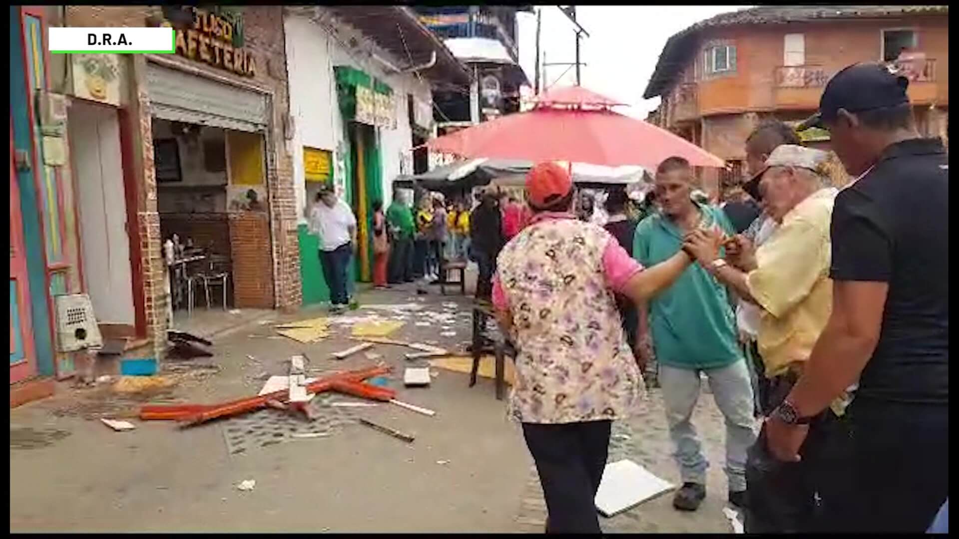 Explosión en zona comercial deja siete heridos en Urrao