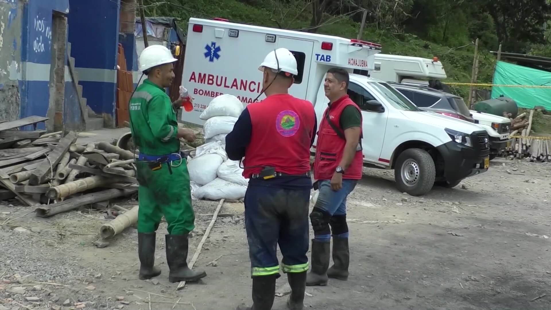 Socorristas mineros al frente de labores de rescate