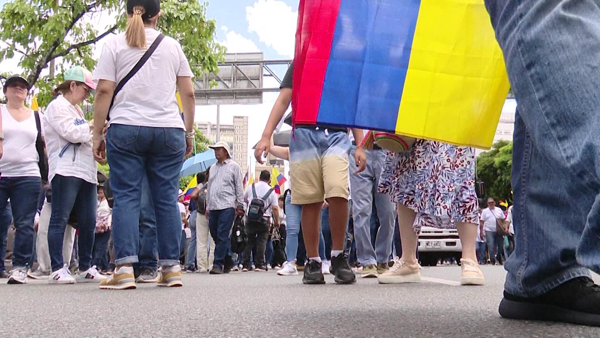 Avanza marcha de ‘La mayoría’ contra el gobierno