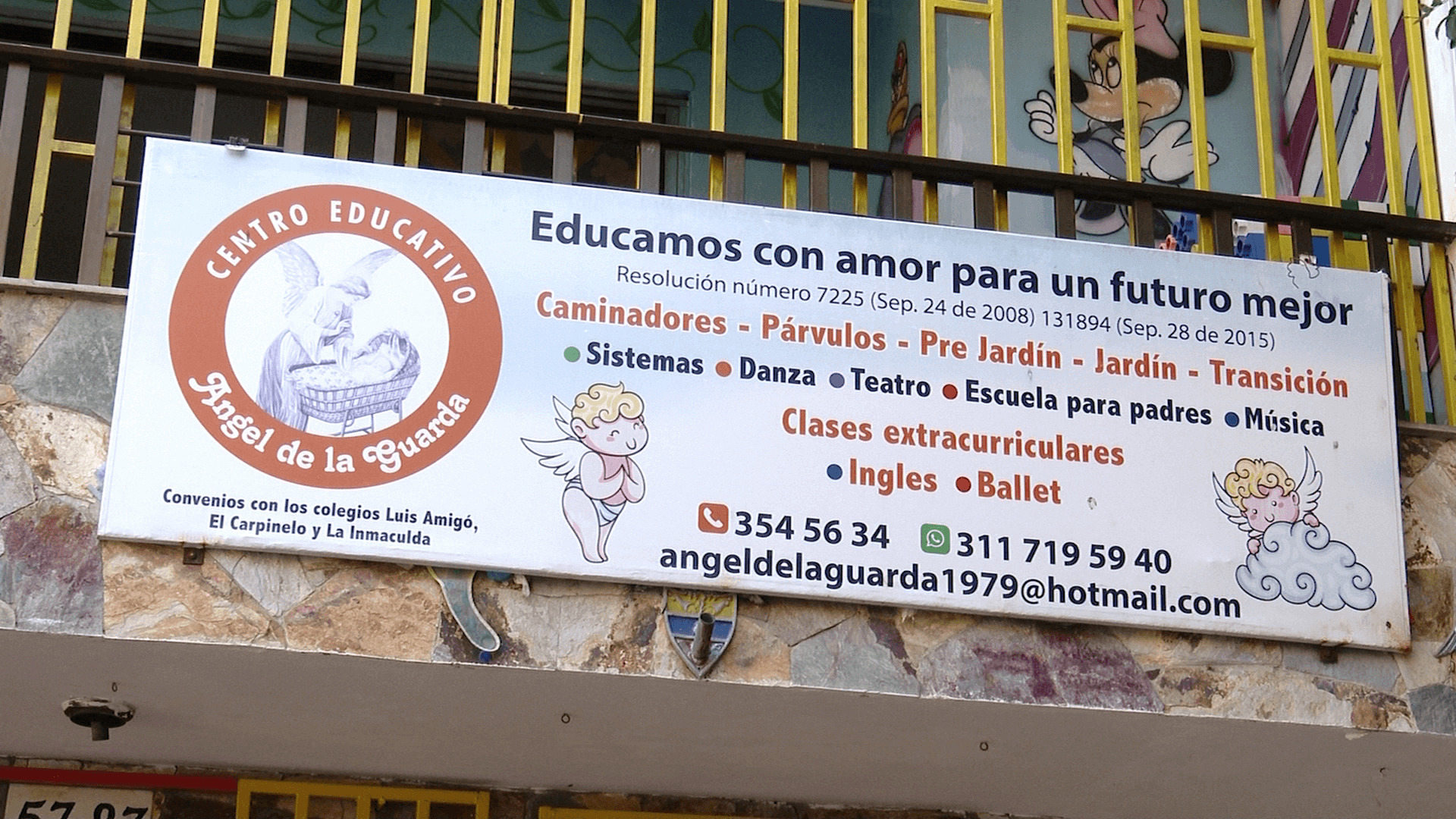 Ladrón se llevó varios objetos de centro educativo en Itagüí