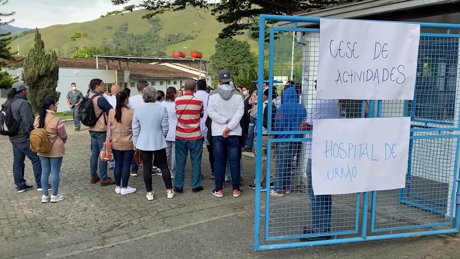 Marcha de apoyo a reclamos de empleados del hospital