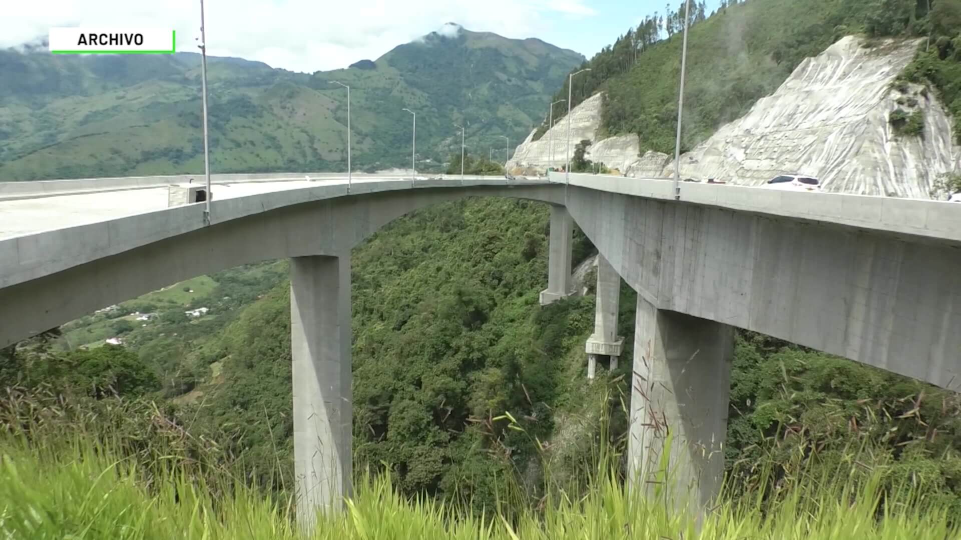 Preocupación por la caída de las obras civiles en el país