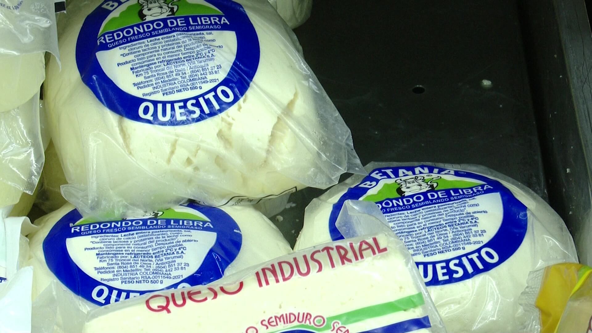 Otras empresas bajan precio de la leche