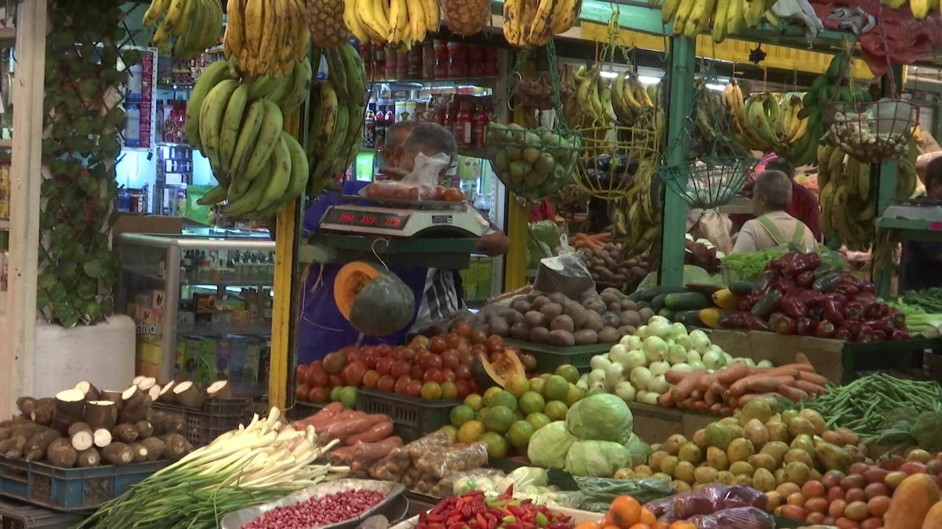 Subió el precio del pollo y el huevo comerciantes