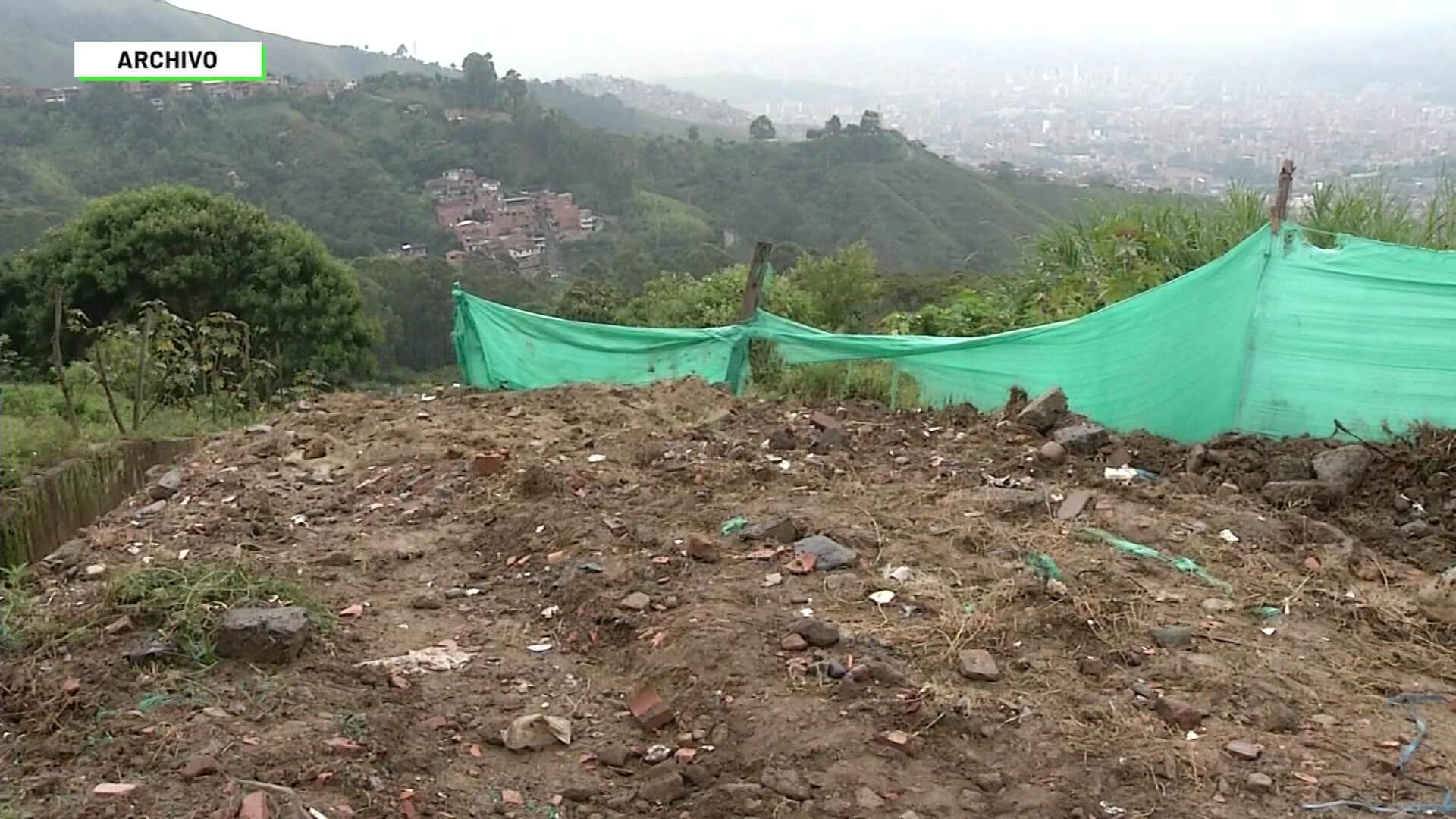Piden buscar desaparecidos en otros cementerios de Medellín