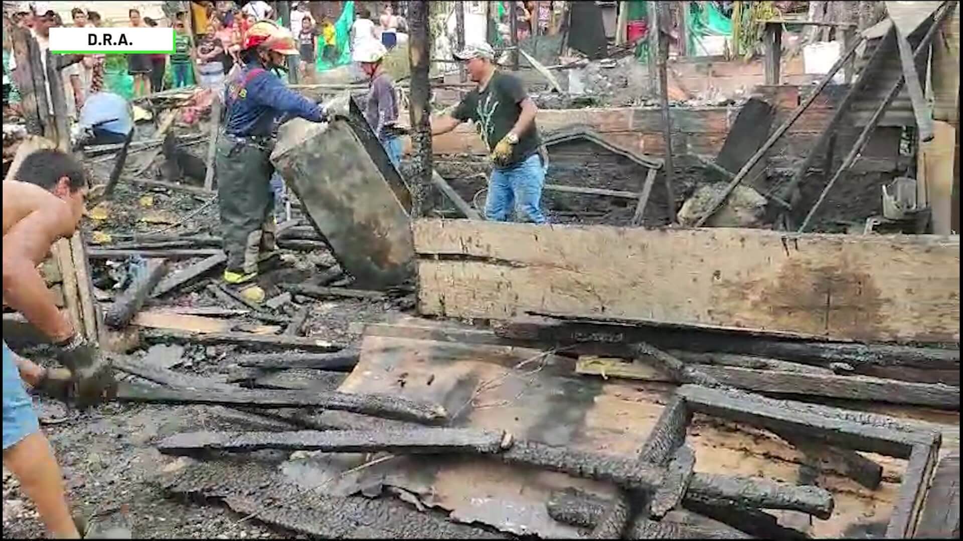 Pérdida de animales y enseres tras incendio de viviendas en Dabeiba