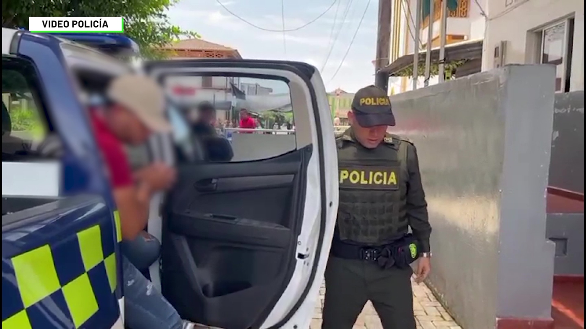Teleantioquia Noticias,Teleantioquia,noticias de teleantioquia de hoy,noticias,teleantioquia noticias,Detenidos tres presuntos,chamanes por hurto,La oportuna denuncia de la víctima evitó,que los presuntos ladrones,hurtaran la suma de 69 millones de pesos..,. Los supuestos chamanes,le prometieron que le duplicarían el dinero entregado al,ser introducido en un tanque,donde harían un rito para obtener la,suma de 138 millones de pesos.